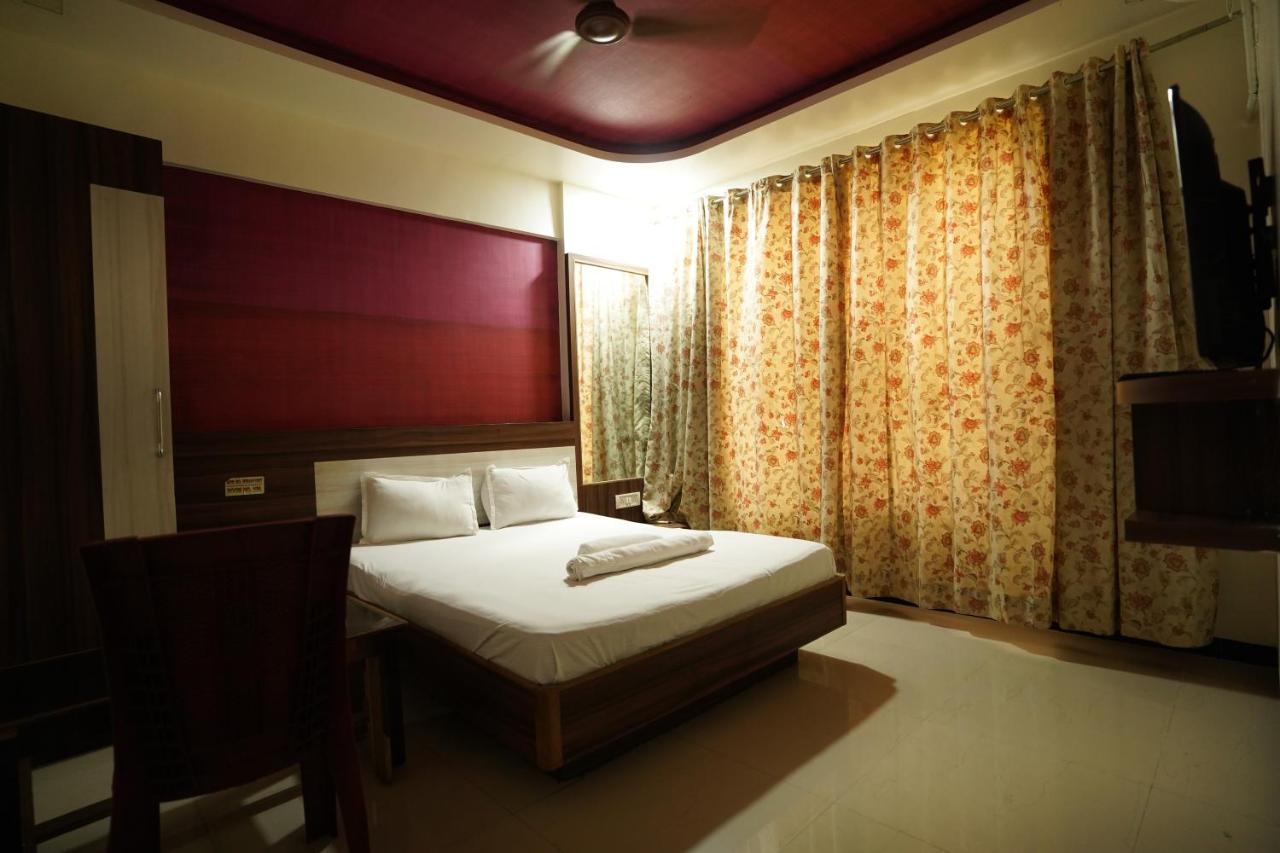 Hotel Sai Ganesh Lodging & Boarding By Wb Inn Titwala Exterior photo