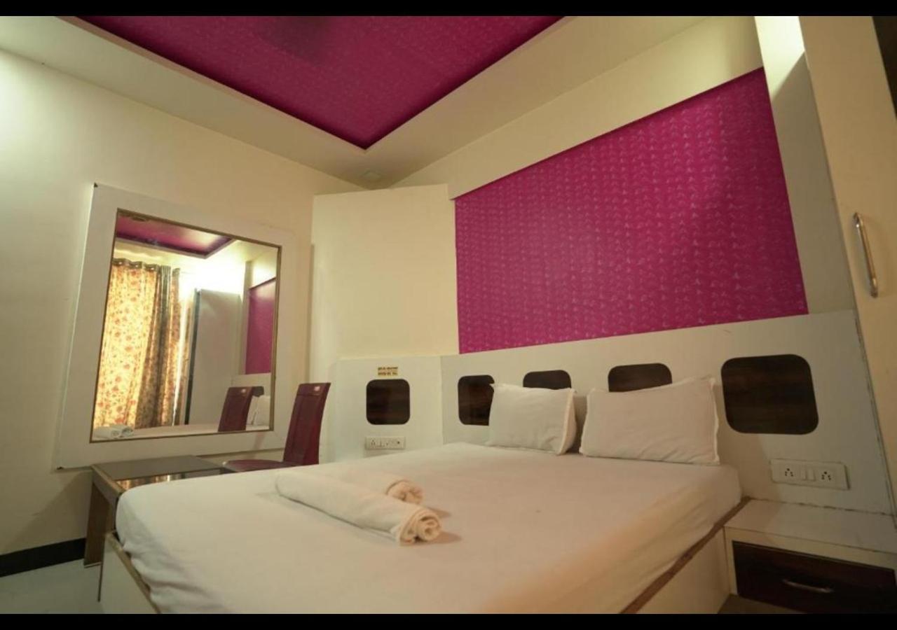 Hotel Sai Ganesh Lodging & Boarding By Wb Inn Titwala Exterior photo