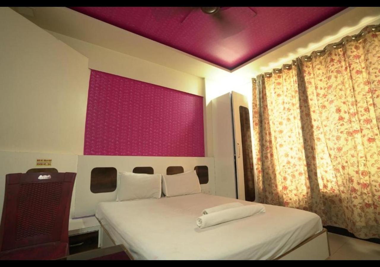 Hotel Sai Ganesh Lodging & Boarding By Wb Inn Titwala Exterior photo